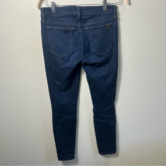 Size 28 Joe’s Jeans skinny ankle, dark denim, mid-rise waist, like new - Picture 7 of 10